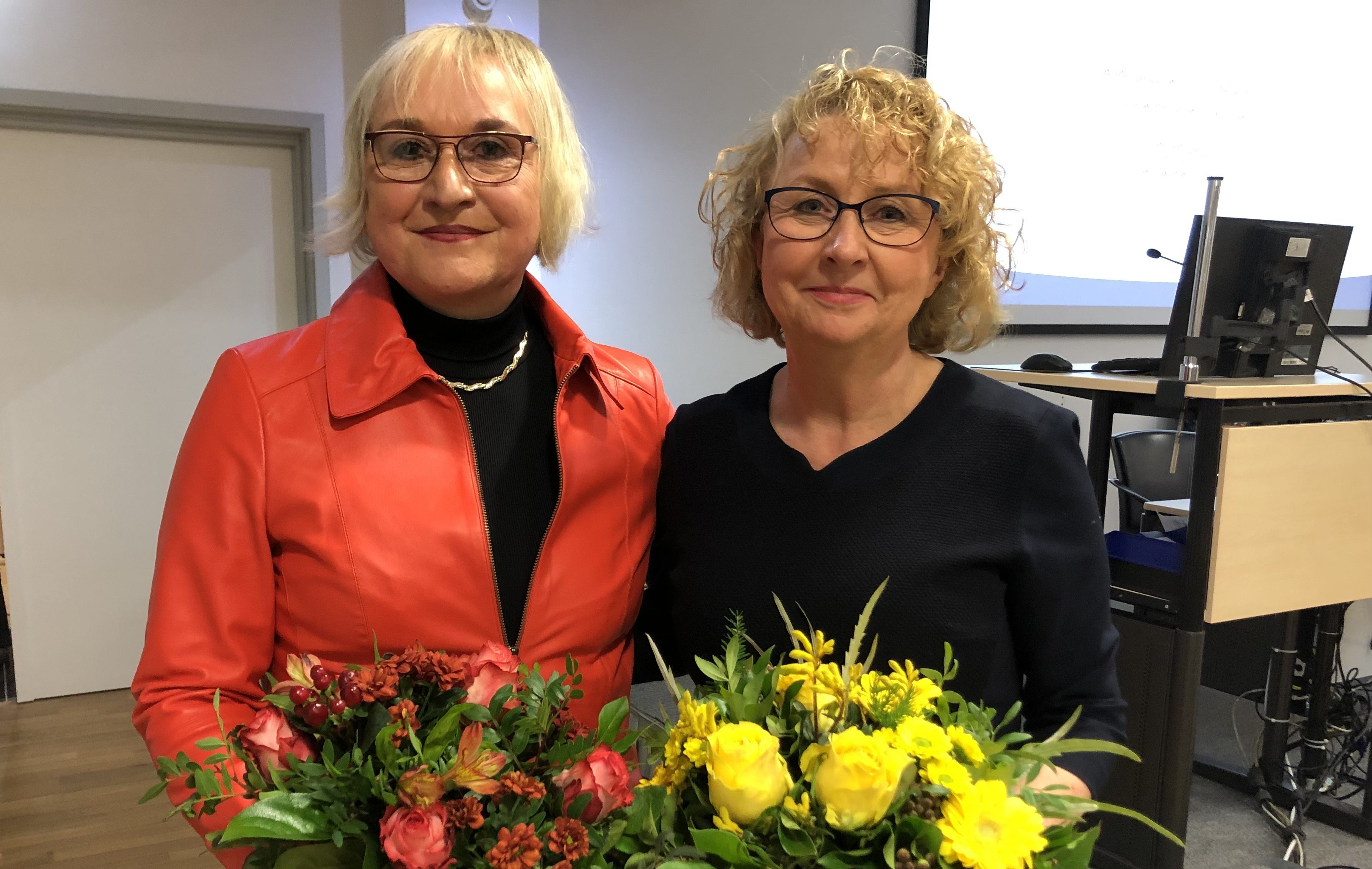 Pressefoto Dr. Gabriela Stempor und Dr. Christiane Wessel, stellv. Vorsitzende und Vorsitzende der Vertreterversammlung der KV Berlin